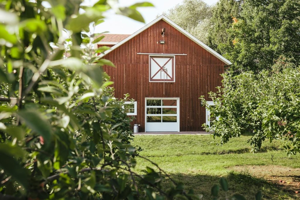 barn